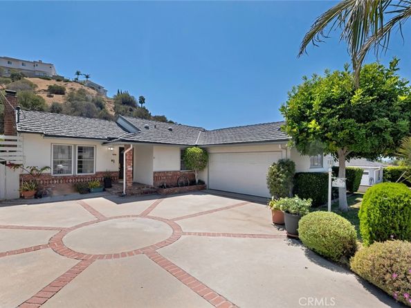 10202 Roscoe Boulevard, Sun Valley CA 91352