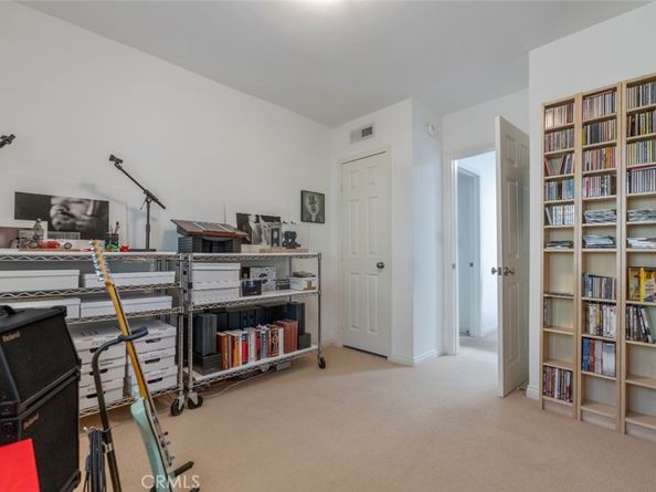 9639 Via Torino 139, Burbank CA 91504