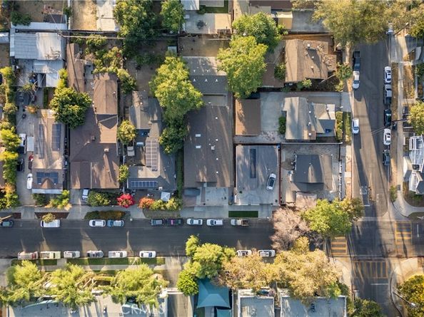 7449 7451 Alabama Avenue, Canoga Park CA 91303