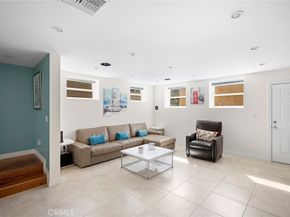 2040 W Kenneth Road, Glendale CA 91201