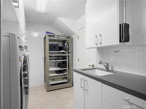2040 W Kenneth Road, Glendale CA 91201