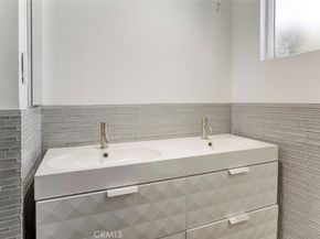 8022 Longridge Avenue, North Hollywood CA 91605