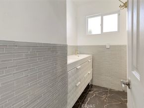 8022 Longridge Avenue, North Hollywood CA 91605