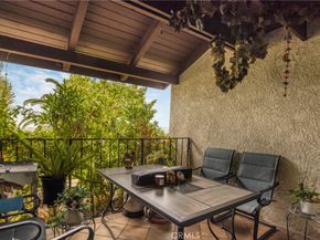 9562 Via Bernardo, Burbank CA 91504