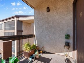 320 Mchenry Road 23, Glendale CA 91206