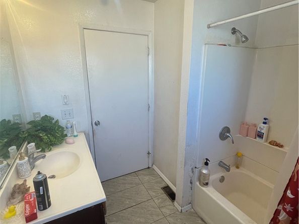 2110 E 113th Street, Los Angeles CA 90059