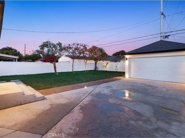 3776 West Boulevard, Los Angeles CA 90016