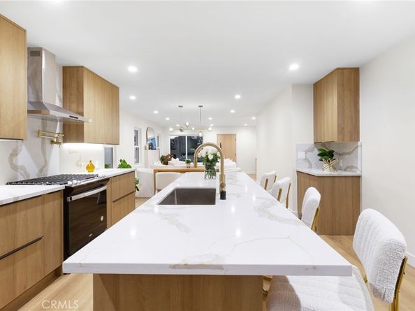 3776 West Boulevard, Los Angeles CA 90016