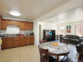 8718 Menlo Ave, Los Angeles CA 90044