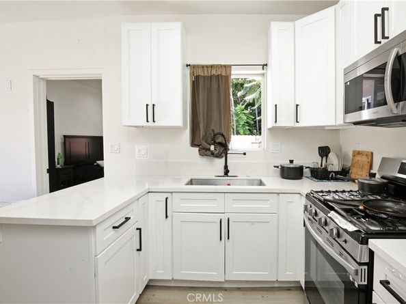 8718 Menlo Ave, Los Angeles CA 90044