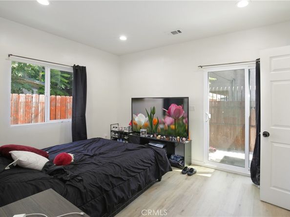 8718 Menlo Ave, Los Angeles CA 90044