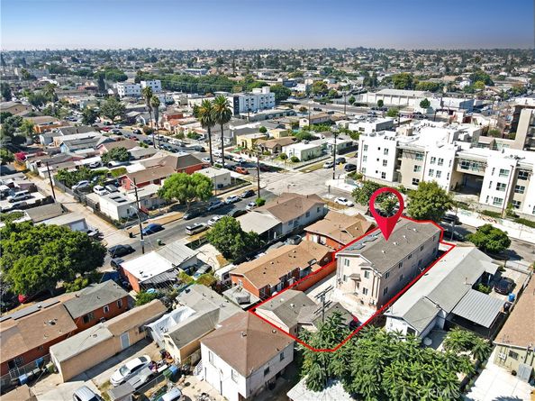 8718 Menlo Ave, Los Angeles CA 90044