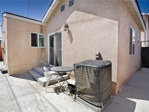 8718 Menlo Ave, Los Angeles CA 90044