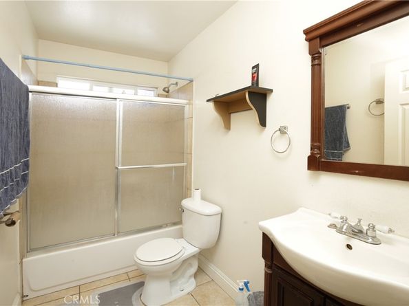 8718 Menlo Ave, Los Angeles CA 90044