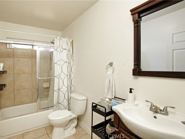 8718 Menlo Ave, Los Angeles CA 90044