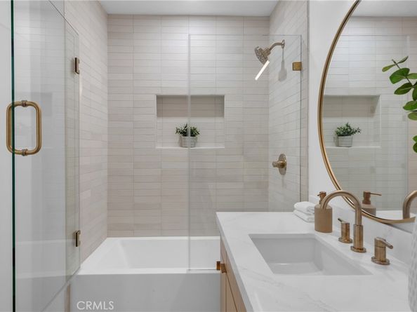 3682 Buckingham, Los Angeles CA 90016