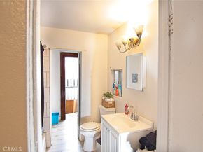 6905 Compton, Los Angeles CA 90001