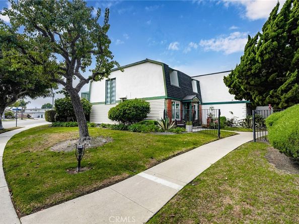 20332 Gardenia Drive, Huntington Beach CA 92646