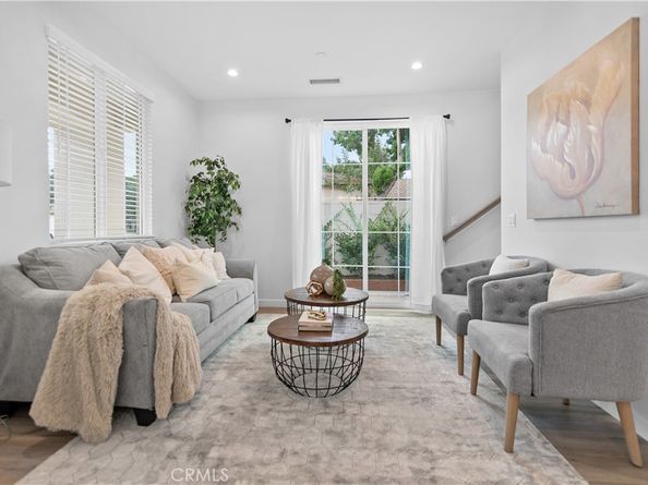872 W Walnut Avenue A, Monrovia CA 91016