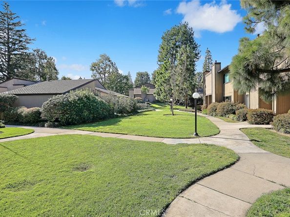 495 W WALNUT Street, Pasadena CA 91103