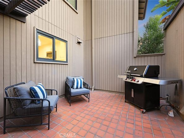 495 W WALNUT Street, Pasadena CA 91103