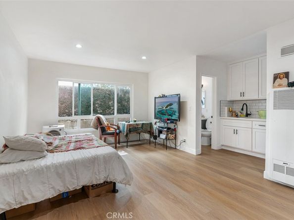 259 N Euclid Avenue, Pasadena CA 91101