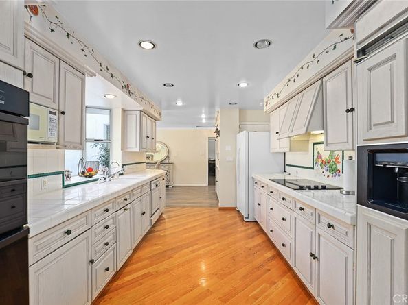 1127 W Foothill Boulevard, Arcadia CA 91006