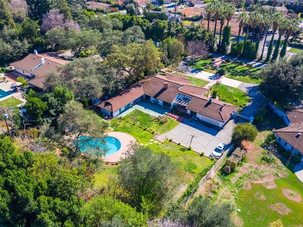 1127 W Foothill Boulevard, Arcadia CA 91006