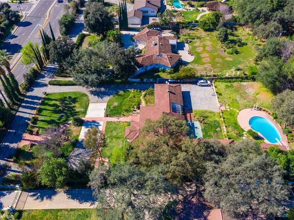 1127 W Foothill Boulevard, Arcadia CA 91006