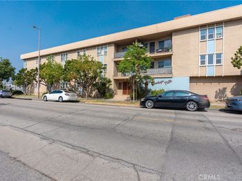 211 E California