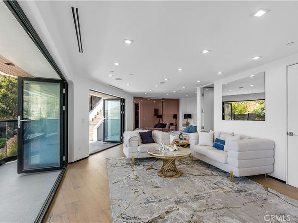 8144 Gould Avenue, Los Angeles CA 90046