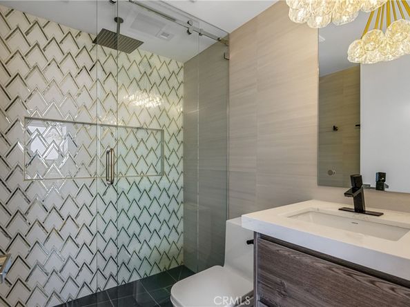 8144 Gould Avenue, Los Angeles CA 90046
