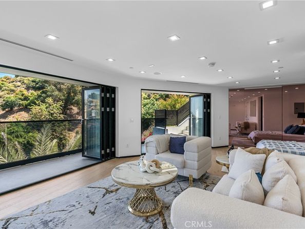 8144 Gould Avenue, Los Angeles CA 90046