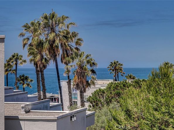 510 The Village 203, Redondo Beach CA 90277
