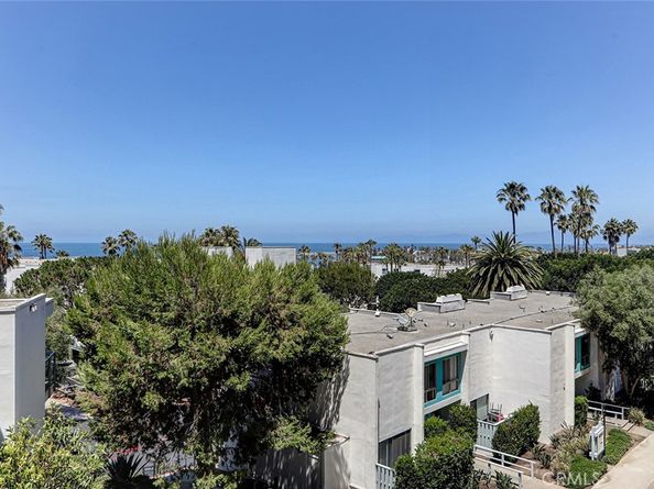 510 The Village 203, Redondo Beach CA 90277