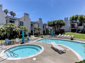 510 The Village 203, Redondo Beach CA 90277