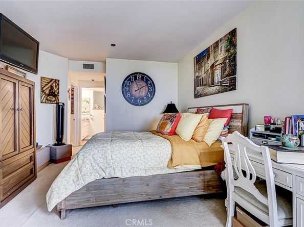510 The Village 203, Redondo Beach CA 90277