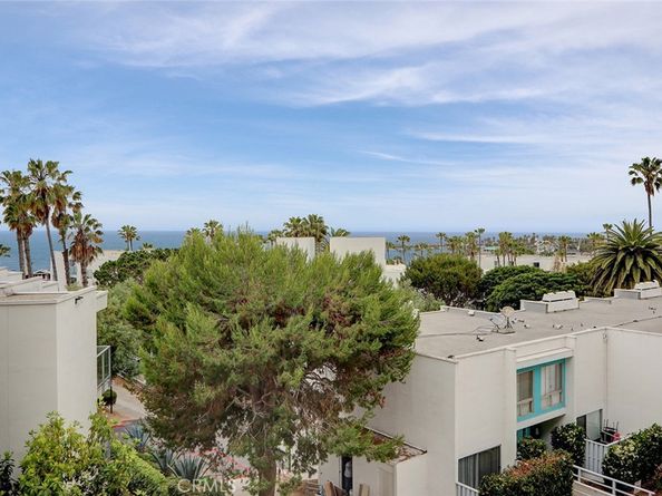 510 The Village 203, Redondo Beach CA 90277