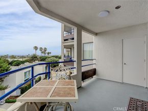 510 The Village 203, Redondo Beach CA 90277