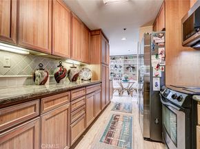 510 The Village 203, Redondo Beach CA 90277