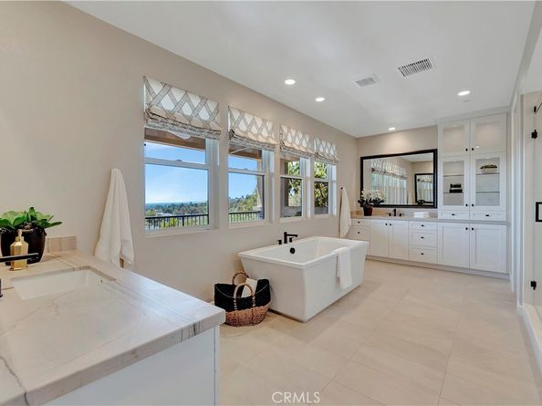 17 Ponte, Lake Forest CA 92630