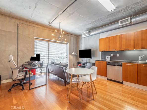 645 W 9th 301, Los Angeles CA 90015