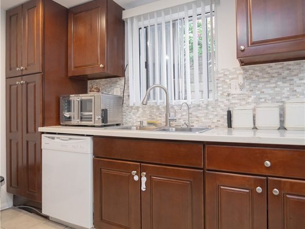 14527 Plummer 202, Panorama City CA 91402