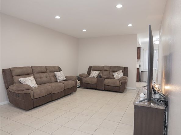 14527 Plummer 202, Panorama City CA 91402