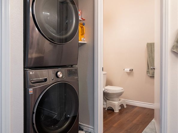 14527 Plummer 202, Panorama City CA 91402