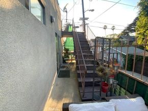 5665 Franklin Avenue, Los Angeles CA 90028