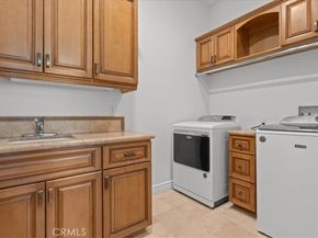 752 Valparaiso Drive, Claremont CA 91711