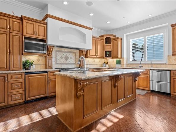 752 Valparaiso Drive, Claremont CA 91711