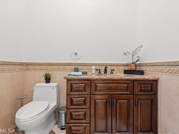 752 Valparaiso Drive, Claremont CA 91711