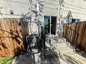 630 W 79th, Los Angeles CA 90044